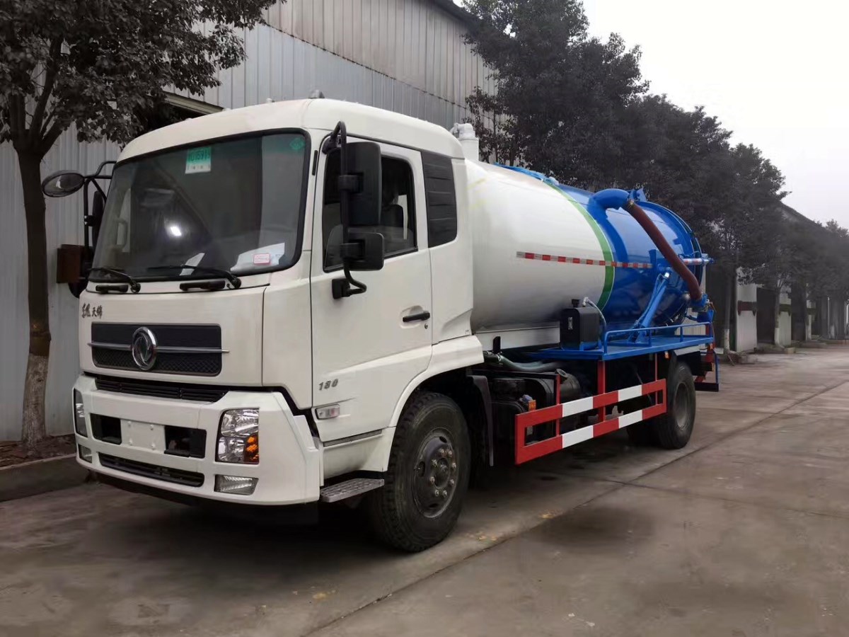 东风天锦10方吸污车