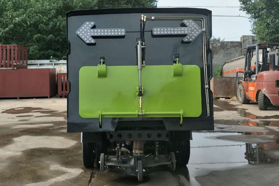 福田2吨小型扫路车