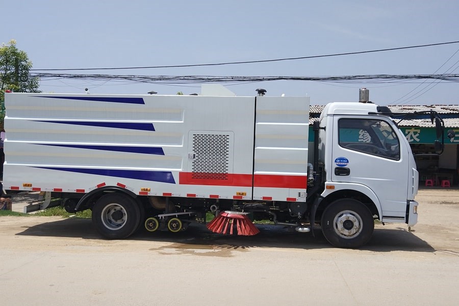 东风6吨洗扫车