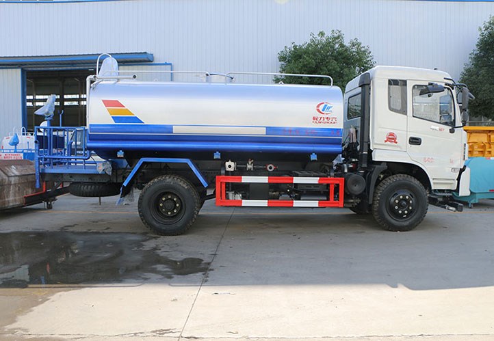 东风御虎d913洒水车