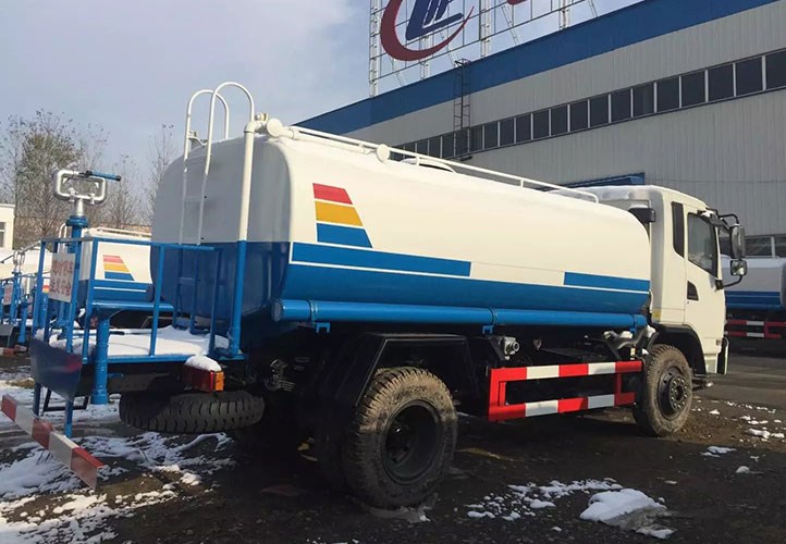 国五大运洒水车｜13吨洒水车