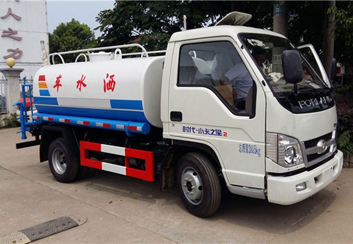 国五蓝牌福田2吨洒水车