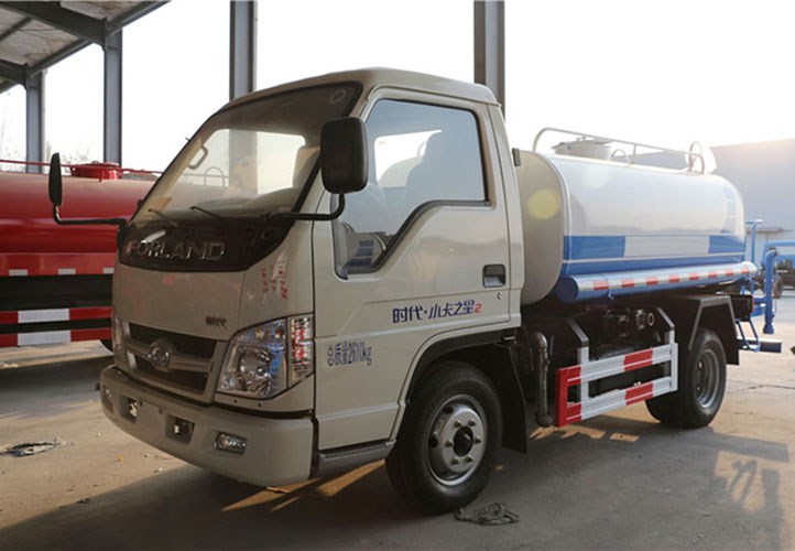 国五蓝牌福田2吨洒水车