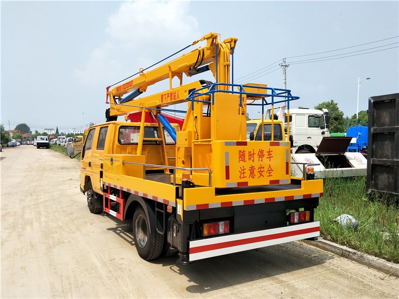 c照驾驶的高空作业车